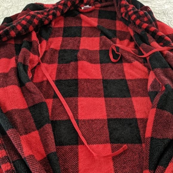 Secret Treasures Robe - Picture 5 of 7